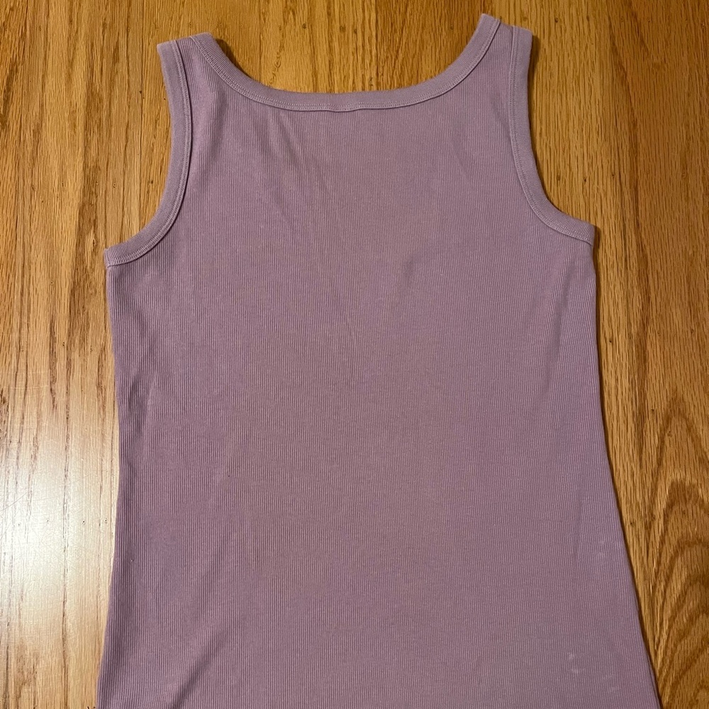 Uniqlo women’s soft ribbed lavender tank top size Medium - Picture 2 of 6